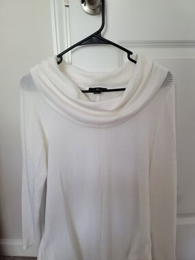 I.N. San Francisco White Cowl Turtle Neck Top S
